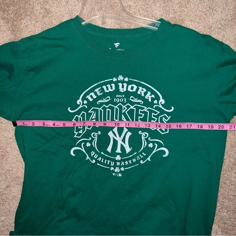Fanatics New York Yankees Branded St. Patrick's Day Team T-Shirt Size Large